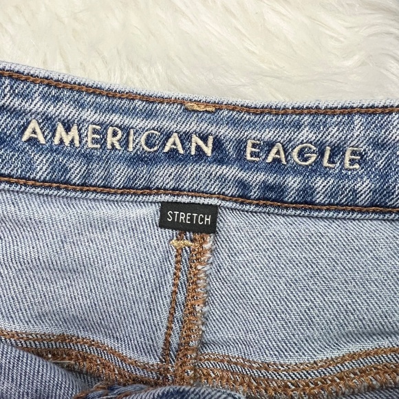 👖|•AMERICAN EAGLE•| Distressed Mom Jean Stretch Denim Size 4👖 - Picture 6 of 8